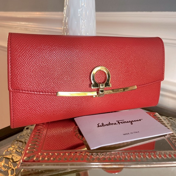 Salvatore Ferragamo Handbags - Salvatore Ferragamo Icona Clip Continental Wallet in Arid Coral